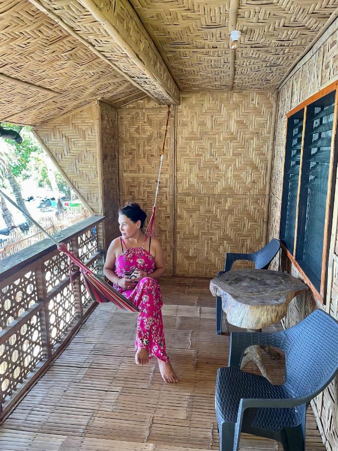 Borbon'S Treehouse By The Sea Bed & Breakfast Mambajao Dış mekan fotoğraf