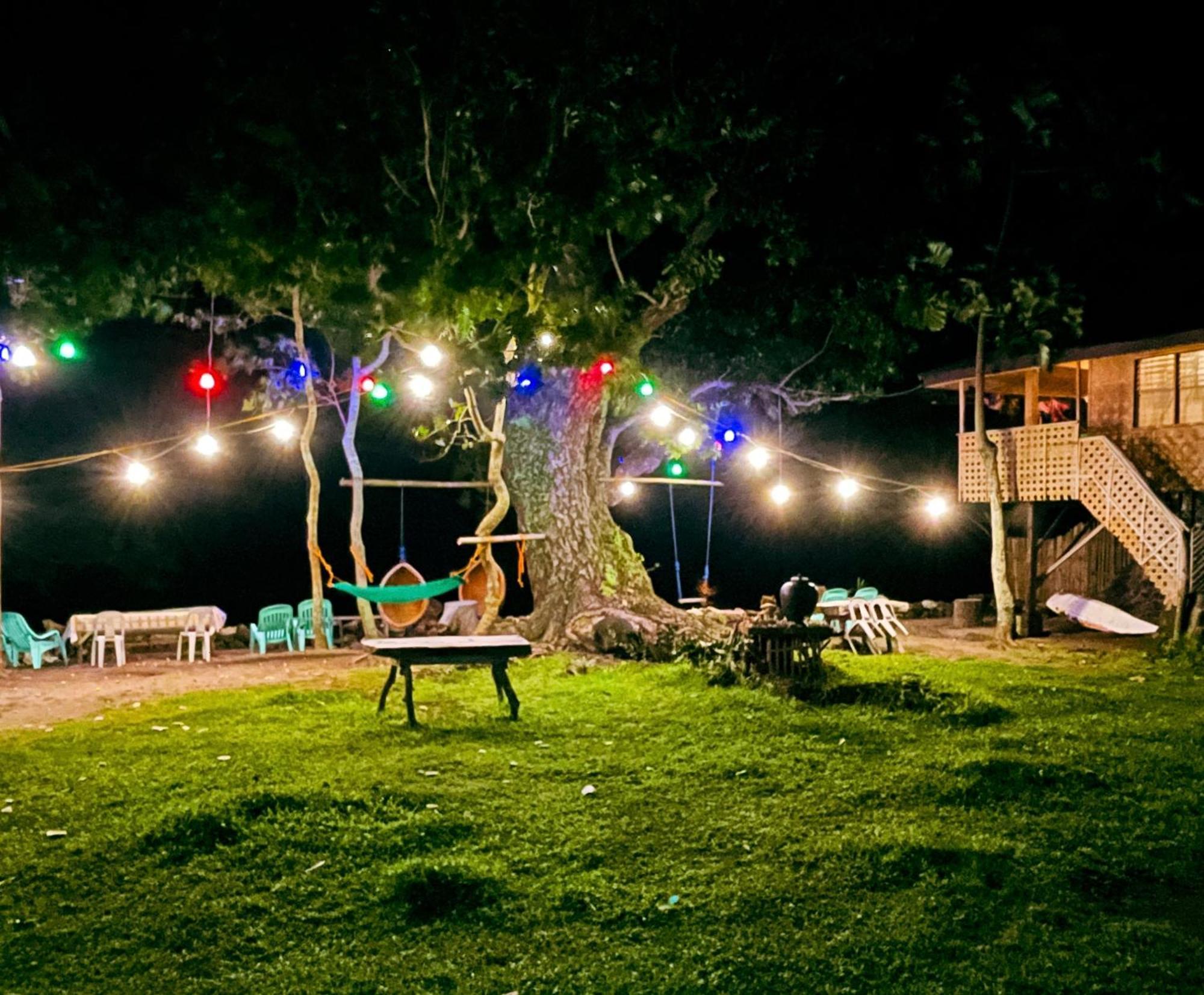 Borbon'S Treehouse By The Sea Bed & Breakfast Mambajao Dış mekan fotoğraf